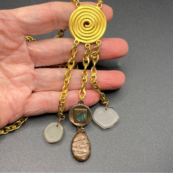 LCi LIZ CLAIBORNE Long Gold Necklace Dangles Toggle Clasp - Picture 7 of 7